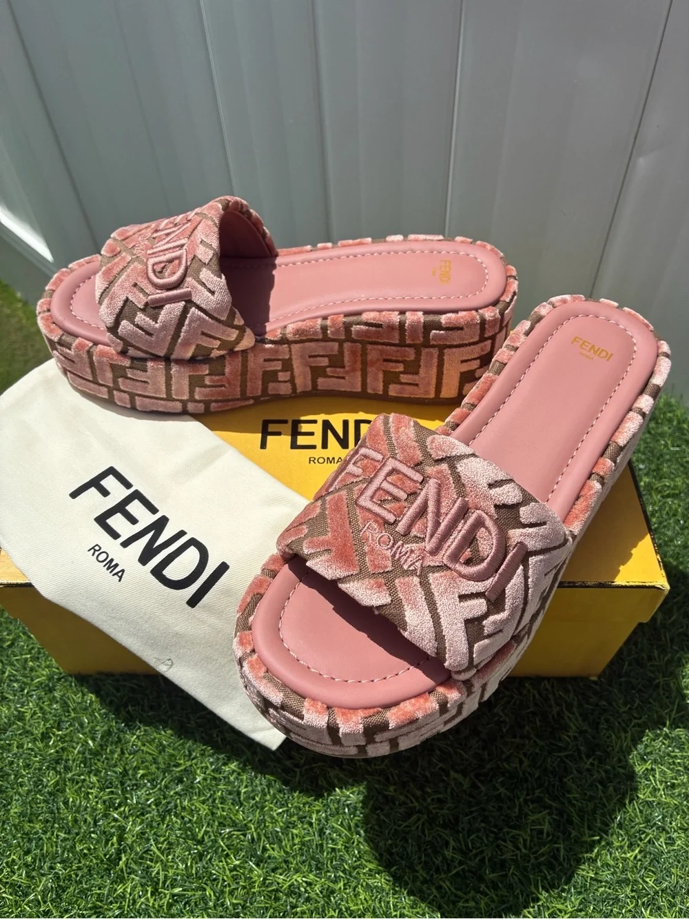 FENDI SUNSHINE PINK FF MONOGRAM PLATFORM SLIDE SANDALS EMBROIDERED LOGO SZ 39.5
